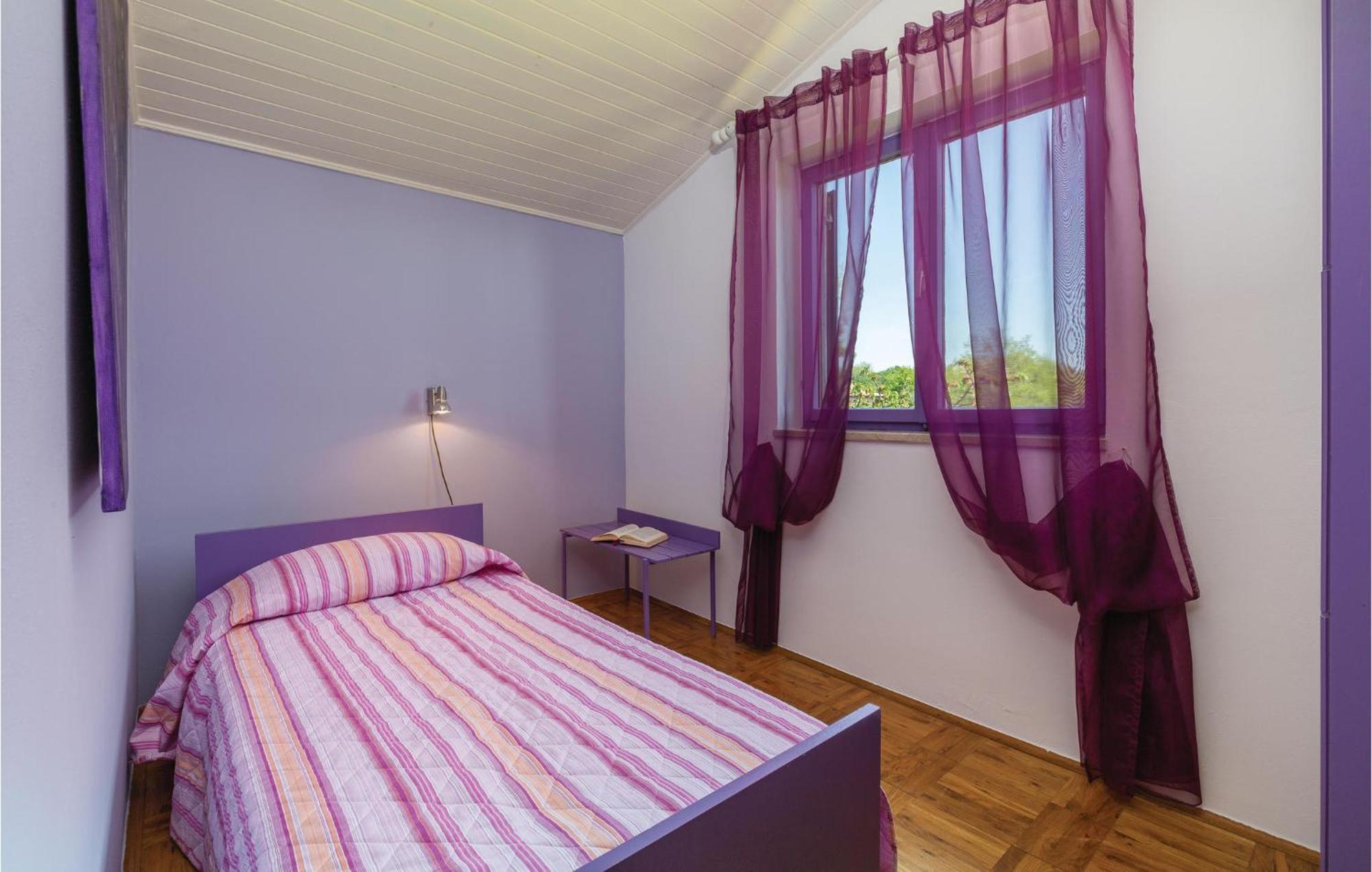 Cozy Apartment In Tar With House Sea View Tar-Vabriga Екстериор снимка