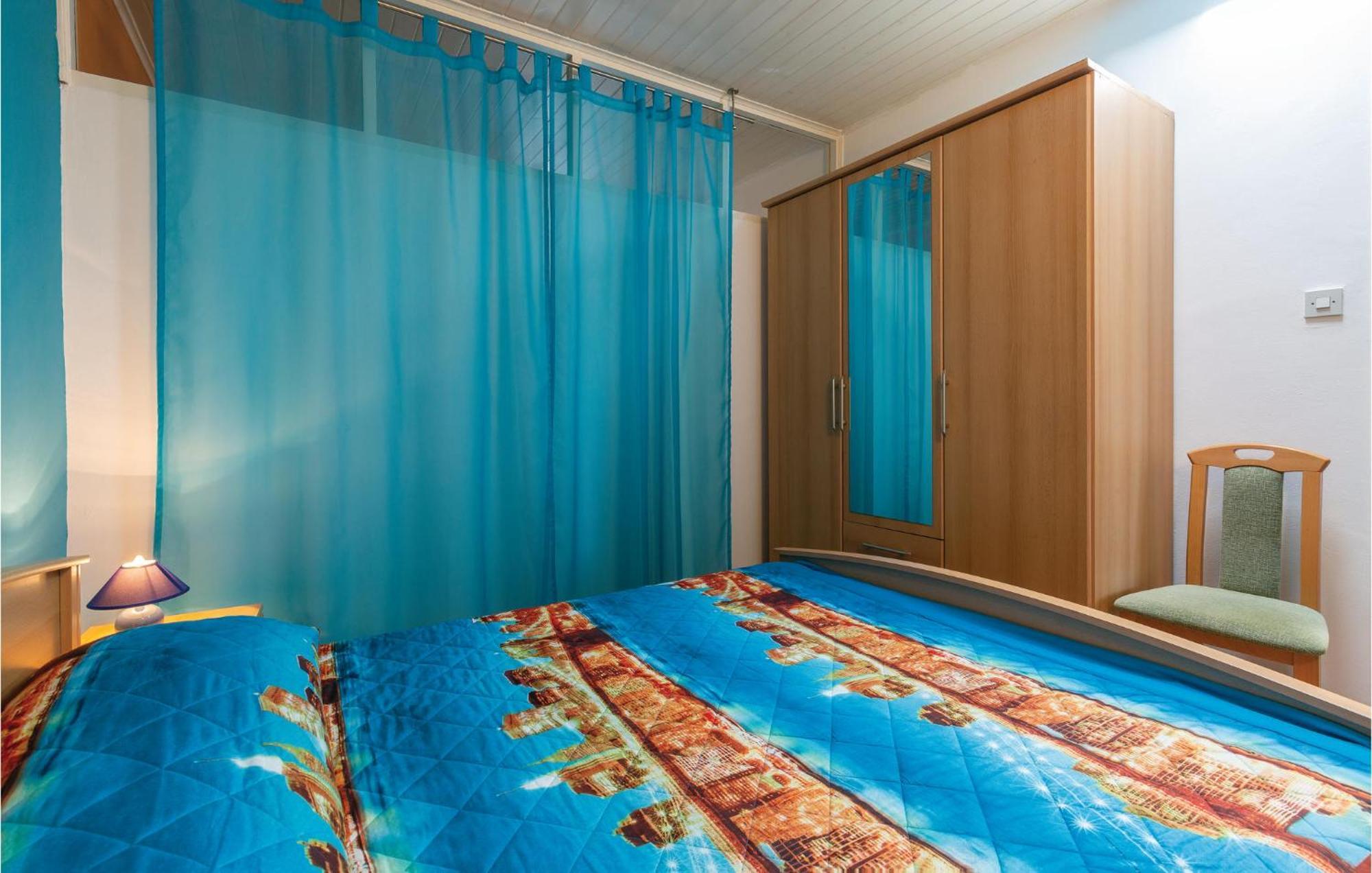 Cozy Apartment In Tar With House Sea View Tar-Vabriga Екстериор снимка
